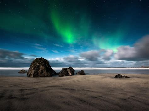 Étoiles Et Lumière Du Nord Aurora Borealis Skagsanden Beach Sur Les