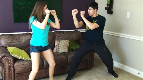 Teaching Girls How To Fight Livethemachlife Youtube