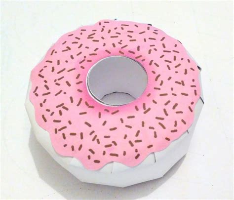 Esselle Crafts Doughnut Shaped Box