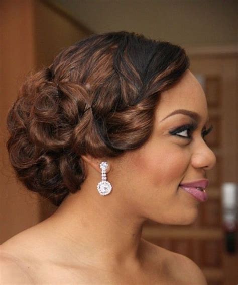 The long curly hairs with brown highlights with knots and undoes give an aesthetic style to your hairs. 20 Gorgeous Black Wedding Hairstyles
