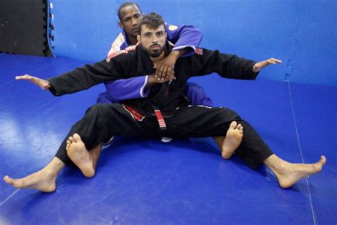 It is often said that if you are physically small or bodily petite. Brazilian Jiu-Jitsu lesson: From sitting guard, Fernando ...