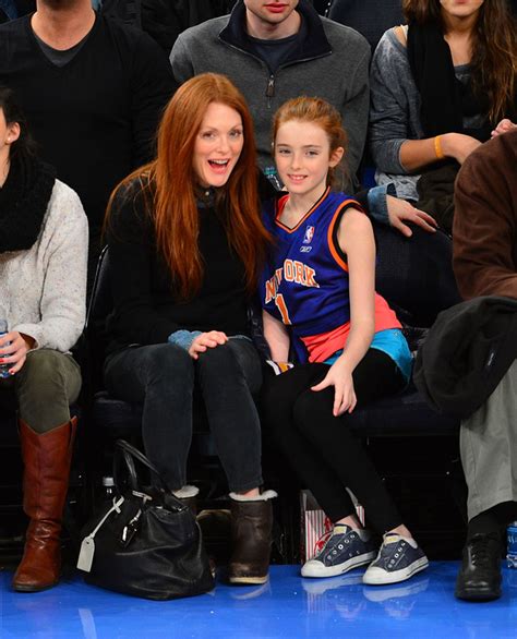 Julianne Moore Takes In Knicks Game Courtside With Daughter New York