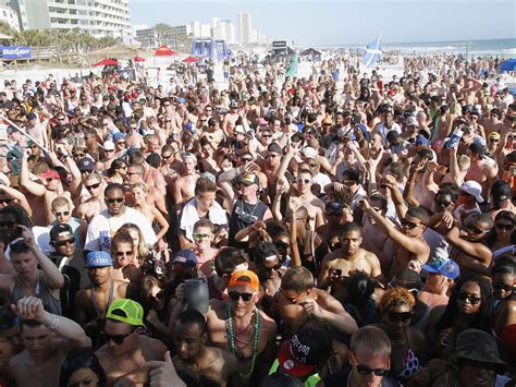Roughly One Third Of College Students Spend Their Loans On Spring Break