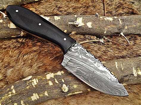 75 Compact Skinning Knife With 4 Full Tang Damascus Steel Blade