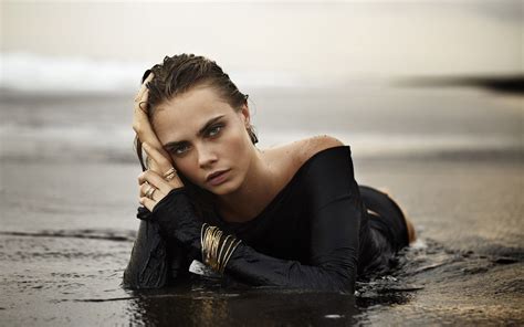 523242 Cara Delevingne Model Women Brunette Sensual Gaze Wet Look Face