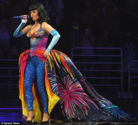 Katy Perry Celebrates Fans Birthday With Onstage Party At Anaheim