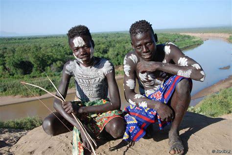 cien pueblos indígenas reclamo de los safaris humanos