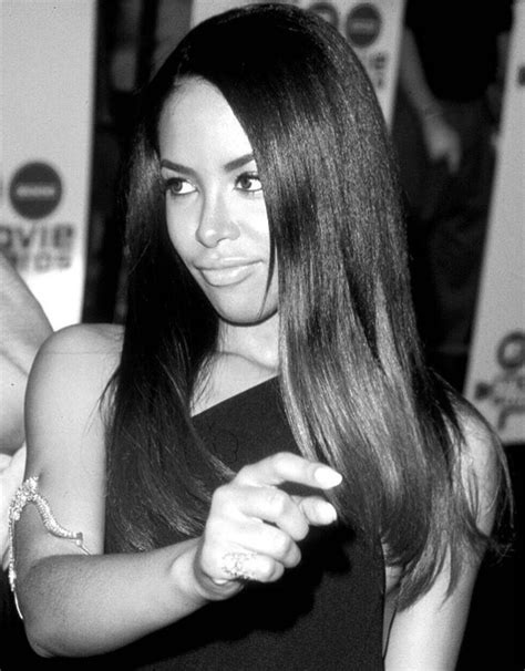 So Beautiful And Stunning And So Ahead Of Her Time Aaliyah Style