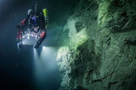 The Worlds Deepest Underwater Cave Is Over 1300 Feet Deep