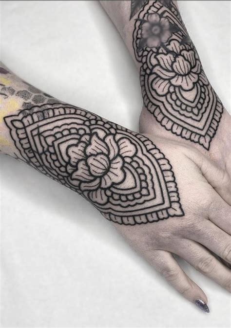 26 Unique Finger Tattoos Designs For You Lily Fashion Style