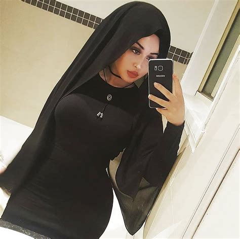 Arab Hijab Big Booty Babe Muslim Chick 2054