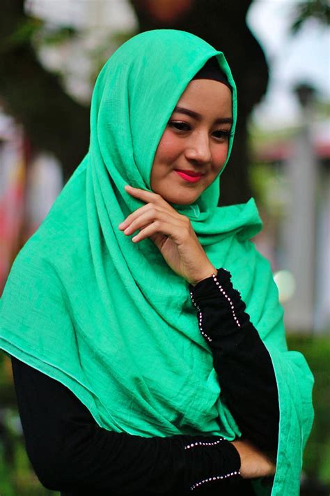 Hijab Moslem Girl Female Indonesian Woman Young Portrait Muslim
