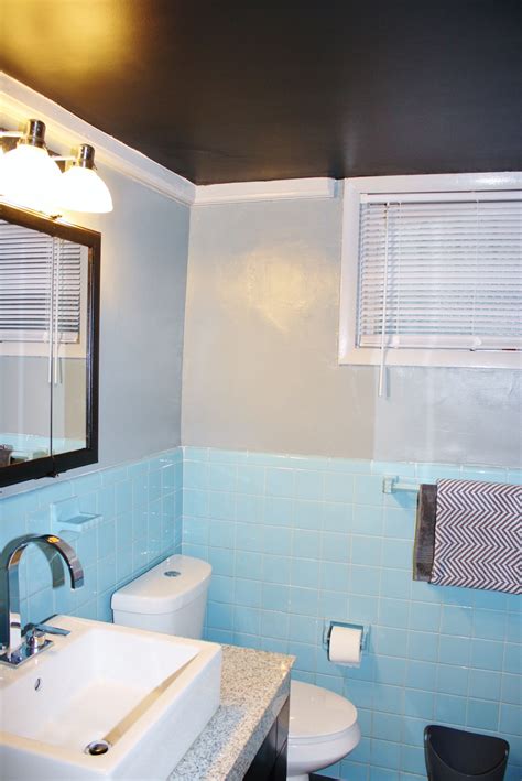 20 Gray And Blue Bathroom Ideas