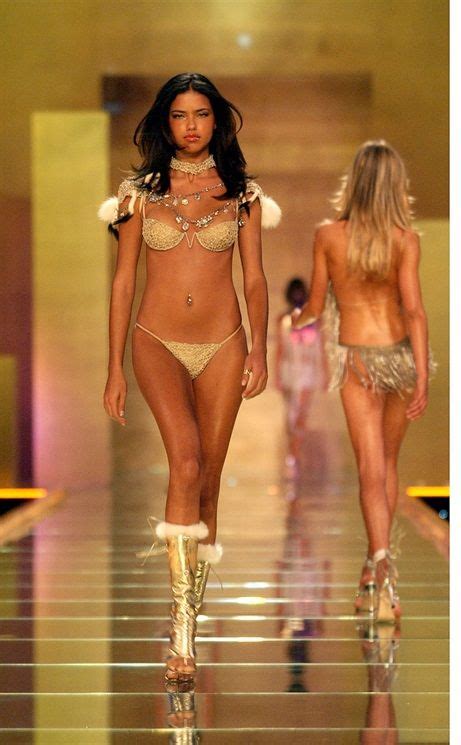 Adriana Lima New York Victoria S Secret Show Victoria Models