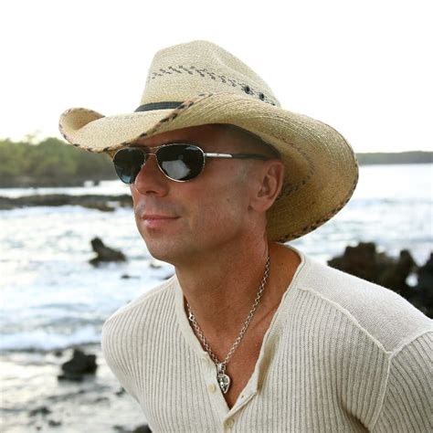 Kenny Chesney's glamorous life - how he spends his ...