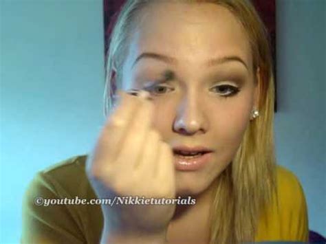 Nikkietutorials has had it with the makeup haters, and now she's taking action. NikkieTutorials | Back to School with natural yet ...