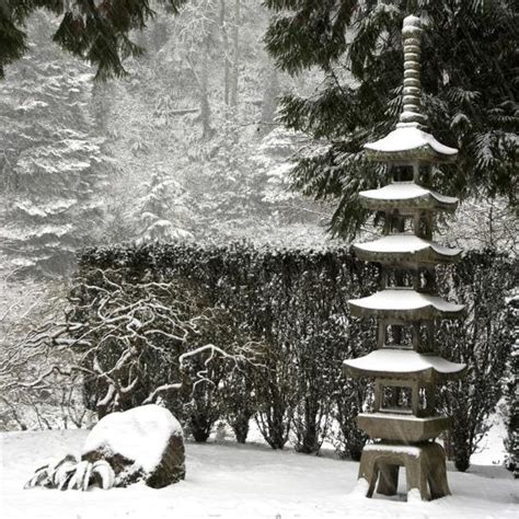 Snowfall In Portland Japanese Garden Portland Oregon Usa