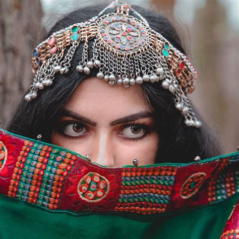 Yalda Mohsen 🇦🇫 On Instagram “put Yourself Behind My Eyes And See Me