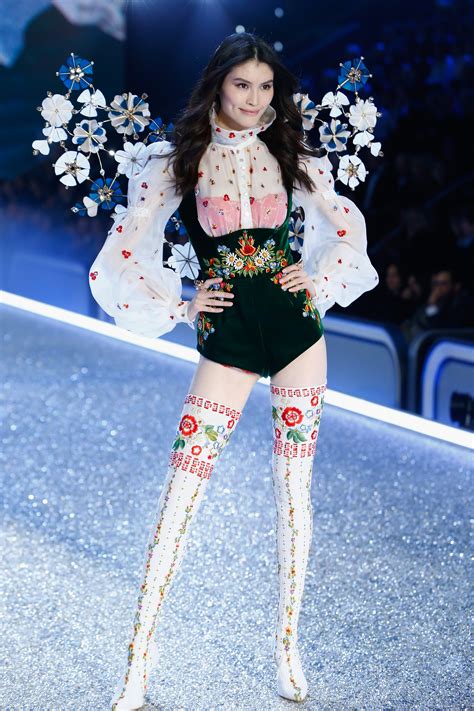 Victorias Secret Fashion Show 2016 See The Full Show On The Runway