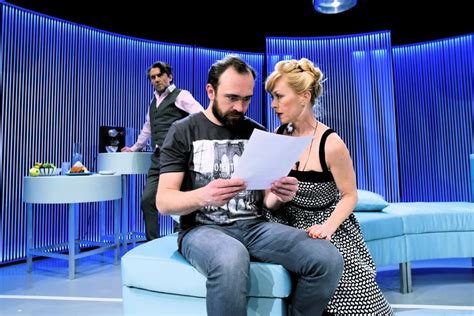 Hlavní hrdinkou seriálu tv nova policie modrava je zkušená kriminalistka jana vinická v podání soni norisové, která z osobních důvodů přichází z většího města na venkov a přijme uvolněné místo velitele policejní stanice na šumavě. Blíží se premiéra inscenace Konkurz - First Style