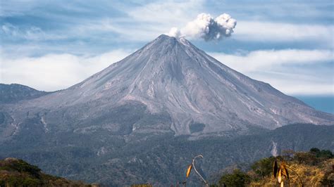 El Volcán De Colima Uno De Los Más Importantes De México Volcanes
