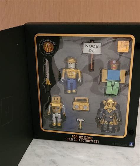 Roblox Icons Gold Collectors Set Hobbies And Toys Memorabilia