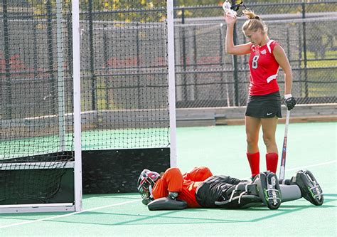 Ohio State Field Hockey Ends 3 Game Losing Streak With 2 1 Victory