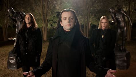Michael sheen talks 39 breaking dawn 39 twist ending amp aro 39 s laugh breaking dawn part 2 junket. VIDEO: Michael Sheen's 'Twilight' vampire rage
