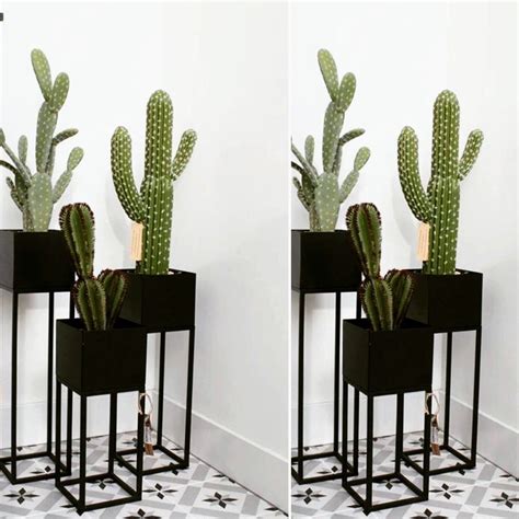 Addresses with entrances on the map, reviews, photos, phone numbers, opening hours and directions to these places. Blumenständer Metall quadratisch mit Gestell, schwarz in ...