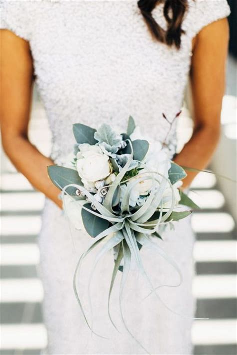 Minimal Bridal Bouquet Arabia Weddings