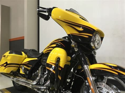This is a shot of me from the back, its a great shot of my colors. 2015 Harley-Davidson® FLHXSE CVO™ Street Glide® (Scorched ...