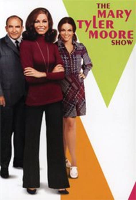 Mary richards (moore) is a single woman who, at age 30, moves to minneapolis after breaking off an engagement with her boyfriend of two years. The Mary Tyler Moore Show episodes (TV Series 1970 - 1977)