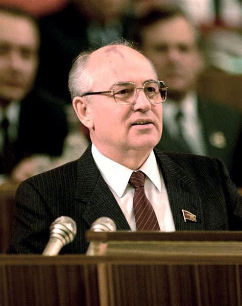 Lo Storico Gesto Di Gorbaciov Alla Chiesa Che Aprì Il Cuore Di Wojtyla
