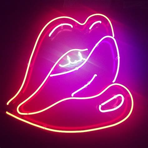Pin By 𝒮 𝑜 𝓅 𝒽 𝒾 𝒶 ☾ On Vɪvɪᴅ In 2019 неон Neon Decor Neon Lips