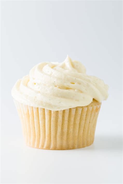 Best Vanilla Cupcakes Recipe Step By Step Instructions And Video
