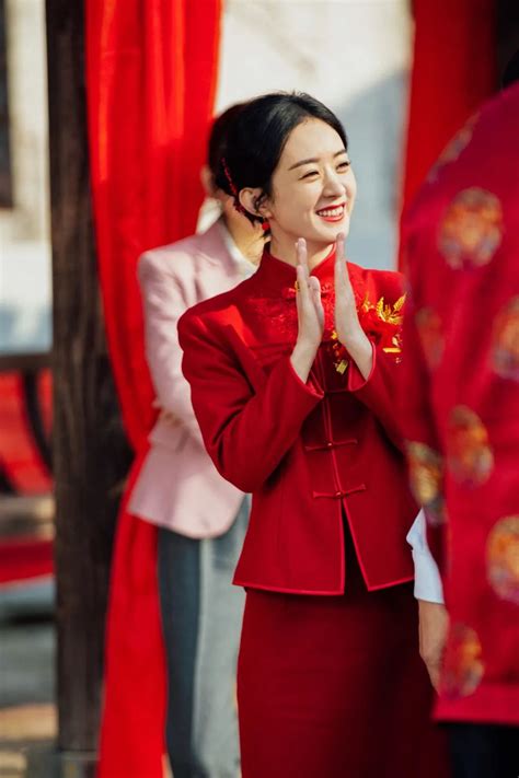 Zhao Liyings High Profile Official Announcement Wedding Photos
