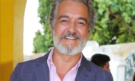 Listopada 1958.) portugalski je glumac. Rogério Samora está SOLTEIRO: "nem a minha cadela gosta de ...