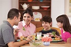 Family Meals Make a Difference - The Benefits of Eating Together ...