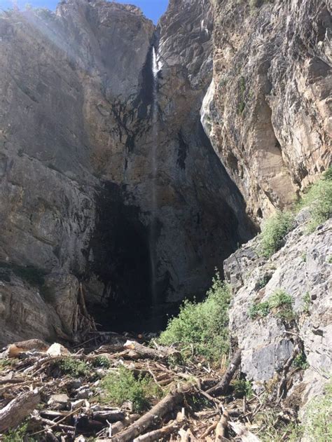 The Secret Waterfall In Nevada That Most People Dont Know About