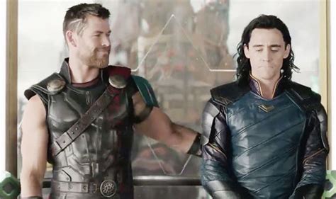 Thor Ragnarok Watch Loki Team Up With Chris Hemsworths Hero In Clip