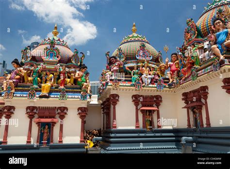 Sri Mariamman Hindu Temple In Singapore 2 Stock Photo Alamy