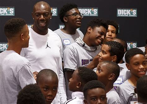 Terrell Owens Includes Mocs Kids In His Hall Of Fame Weekend Photos