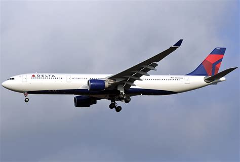 Delta Airlines Airbus A330 300 Approaching Landing Aircraft