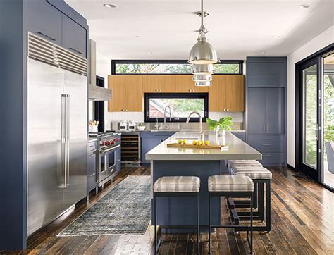 And while we've seen the hue take shape in dramatic navy dining rooms and beachy from matte sapphire to midnight blue, we've spied just about every shade work wonders for kitchen cabinets. Trending Kitchen Cabinet Colors For 2020 | 5 Cool Cabinet ...
