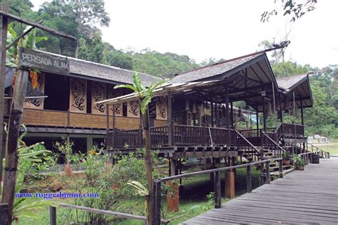 Apakah tempat tempat menarik di kuching sarawak? 16 Tempat Menarik Di Kuching, Sarawak