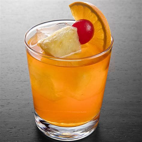 8 Easy Rum Drinks To Make At Home