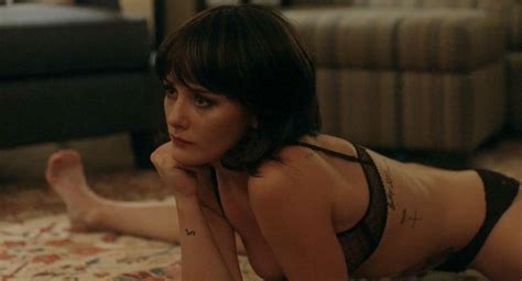 Nackte Addison Timlin In Long Nights Short Mornings
