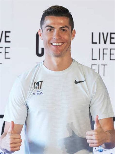Compare Cristiano Ronaldos Height Weight Body Measurements With