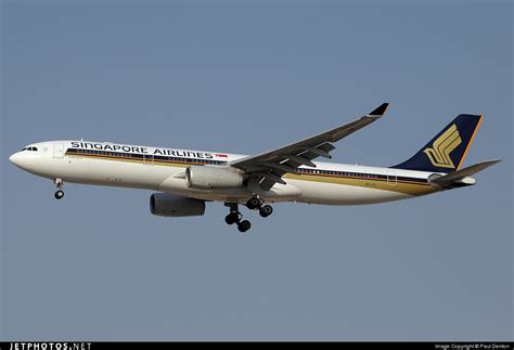 9v Stu Airbus A330 343 Singapore Airlines Paul Denton Jetphotos