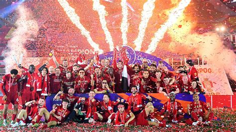 Premier league champions 2020 liverpool fc wallpapers. Liverpool lifts Premier League trophy after thrashing ...